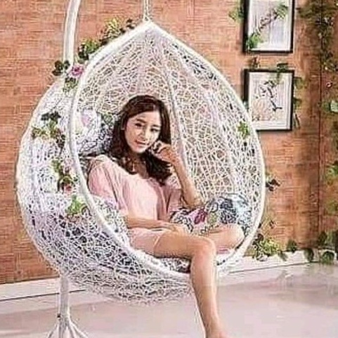 Kursi Ayunan Besi Rotan Sinteris (Kursi Ayunan)