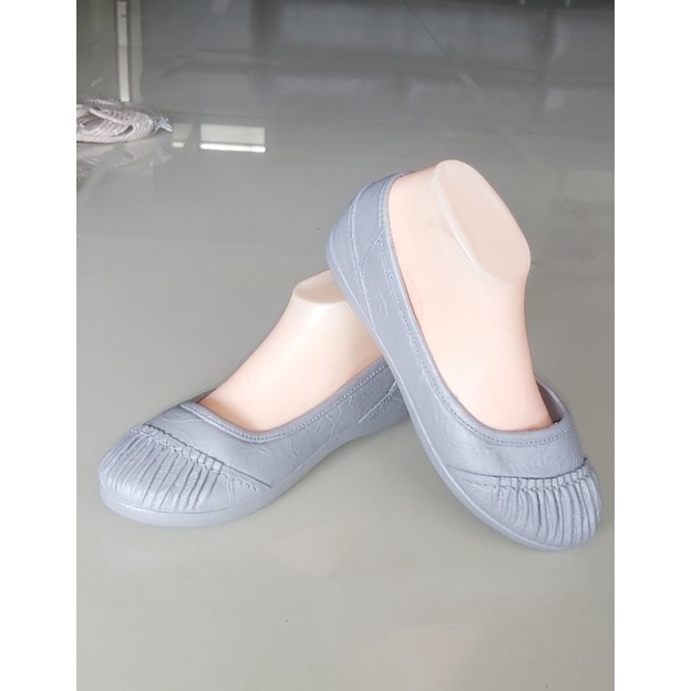 Sepatu Karet Wanita Q909 Flat Shoes Empuk Anti Selip Slip On Ani Air