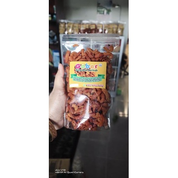 

makaroni pedas daun jeruk, makaroni spiral balado,makaroni sapi panggang,krupuk tongkol balado,kripik usus