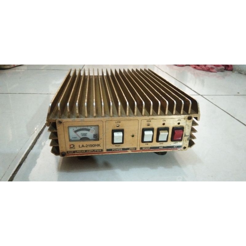 Booster Daiwa penguat sinyal radio pesawat