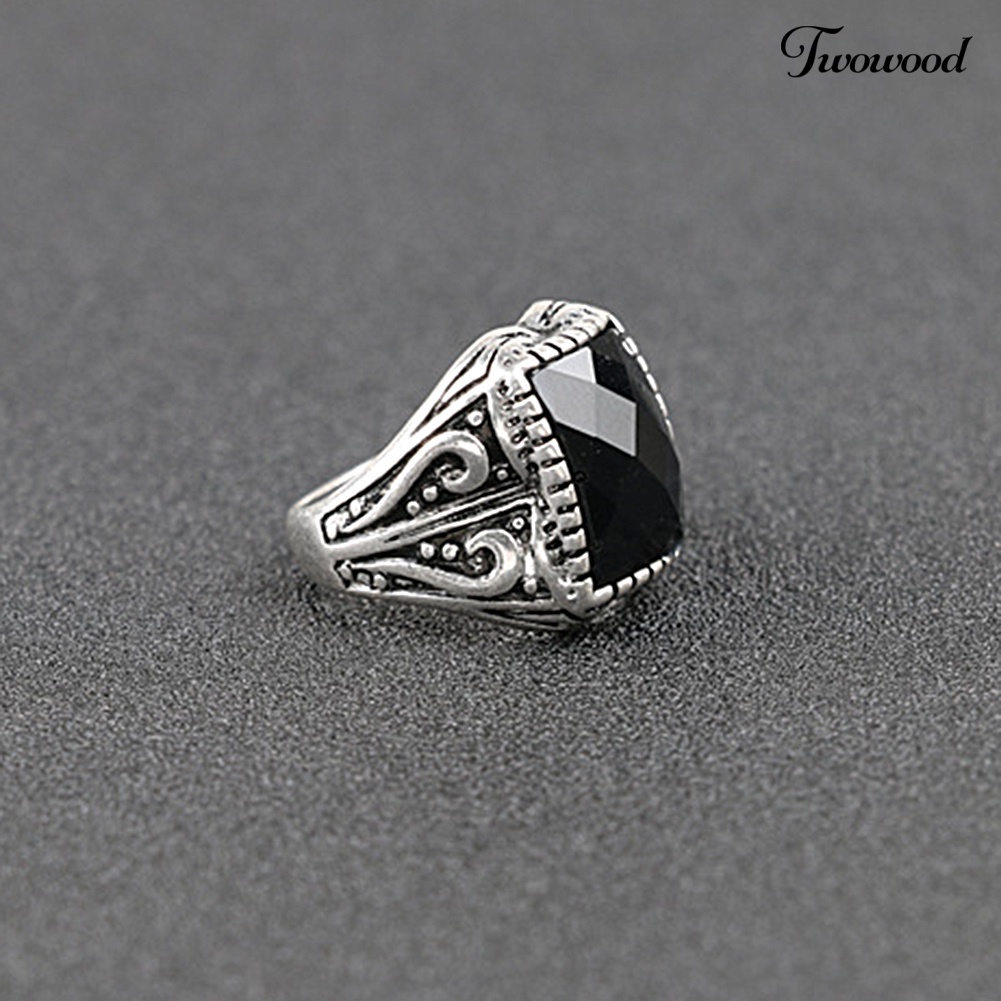 Cincin Bahan Alloy Motif Ukir Gaya Retro Untuk Pria