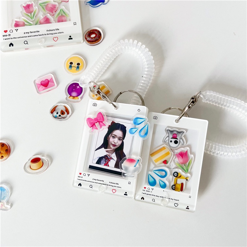 Ins Akrilik Card Holder Bingkai Putih Dengan EMOJI Lucu Mini Kartun Dekorasi Kpop Idol Photocard Display Frame Tali Musim Semi Gantungan Kunci Pelindung Case