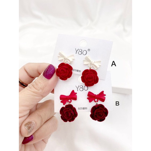 Anting tusuk bunga mawar