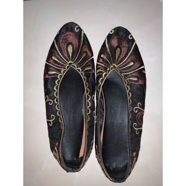 PRELOVED SEPATU BALI BORDIR
