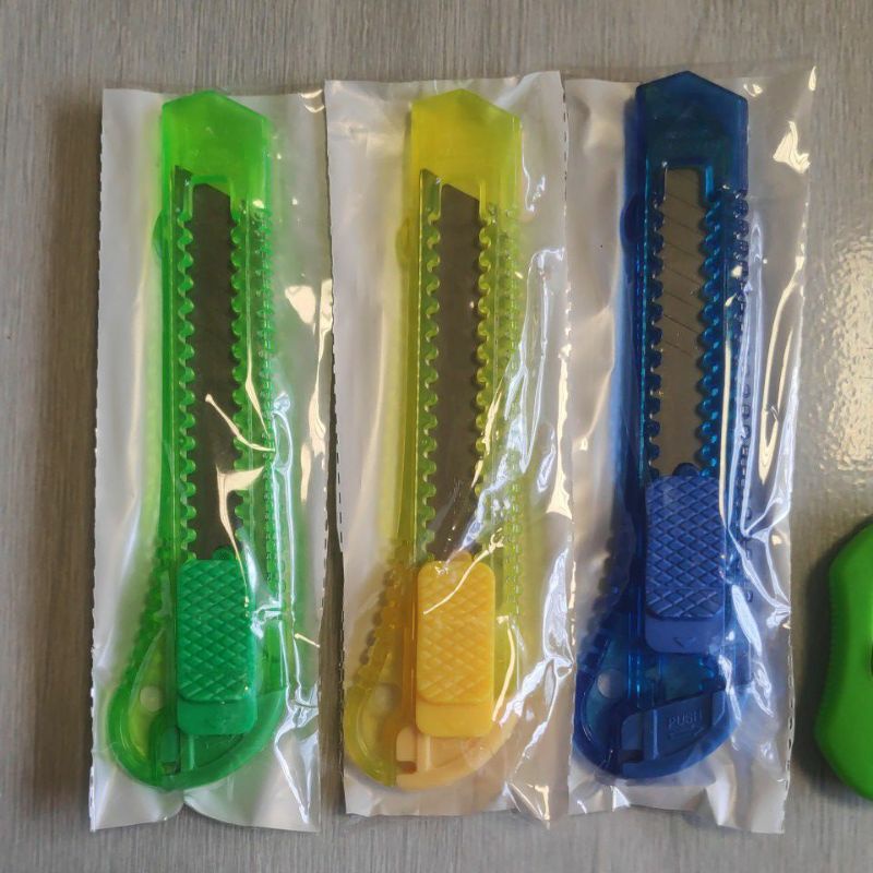 Cuter Pemotong Cutter (PCS) ATK Alat Kantor Besar Kecil Mini ART Pisau Ukir silet