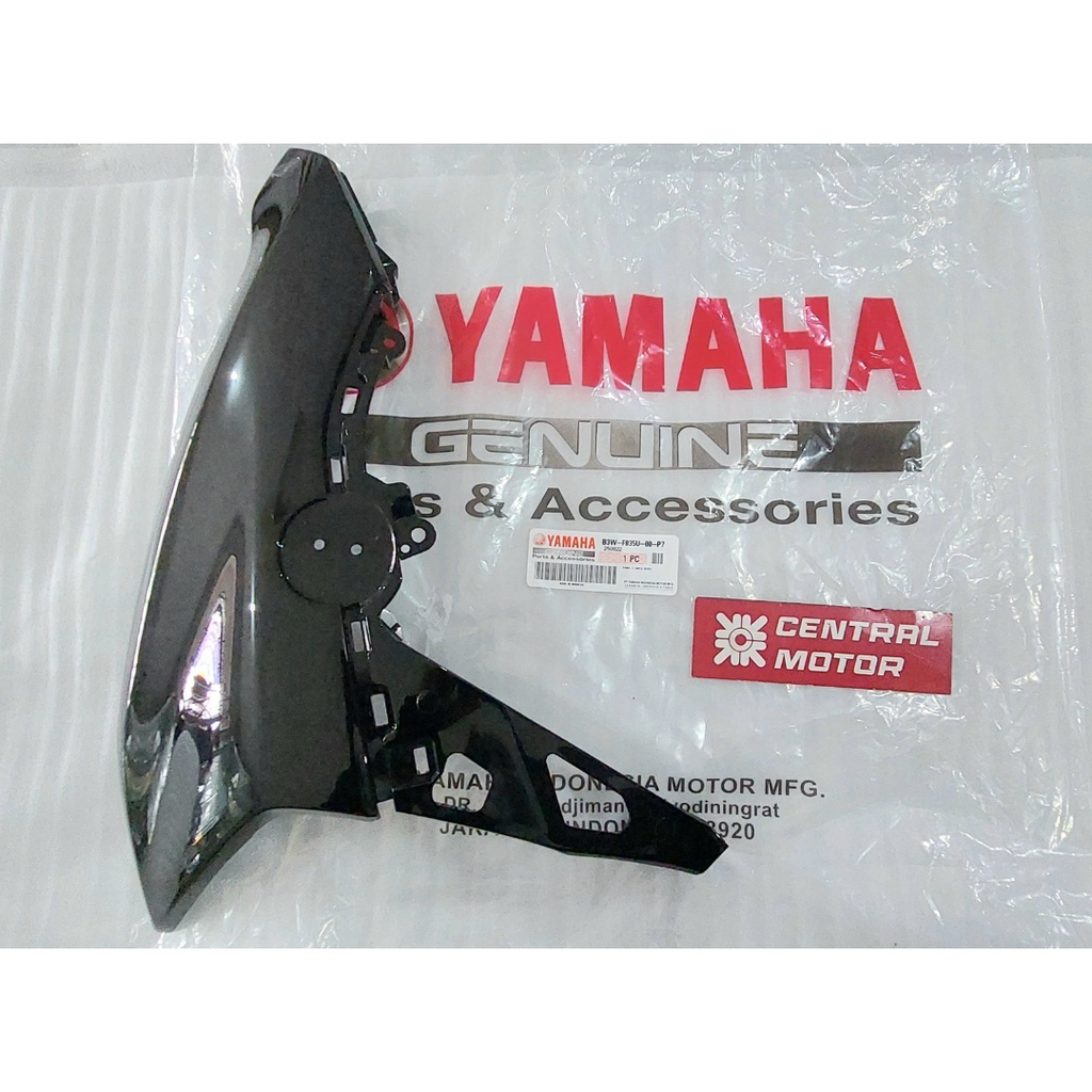 PANEL TAMENG DEPAN SAYAP SAMPING HITAM METALIK GEAR 125 ORIGINAL YAMAHA GENUINE PARTS B3W-F835U-00-P