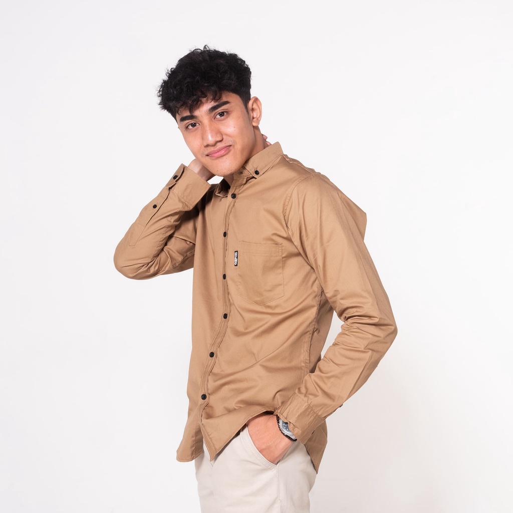 Gizmo - Kemeja Pria Basic Cotton Premium Light Brown