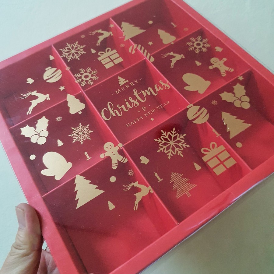 

Kardus Eggtart Natal Red Cake Box Sekat 9 Christmas Kotak Kemasan Mika Mini Pie Dus Hampers Kado Xmas