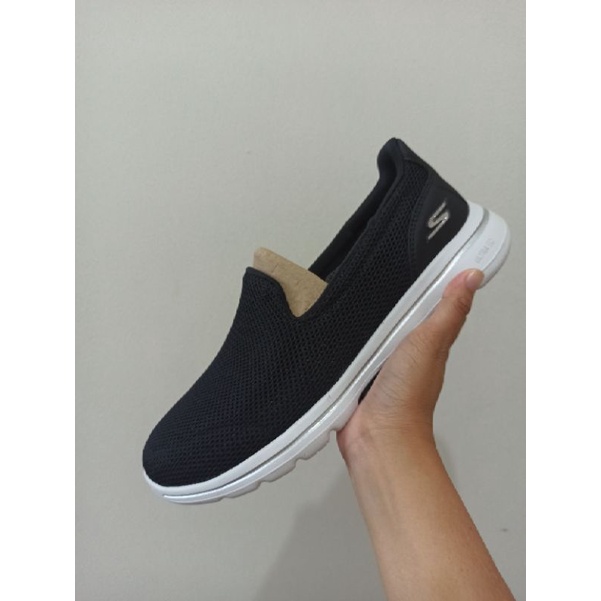 Skechers Sale 70% SKECHERS GO WALK 5 15901/BKW