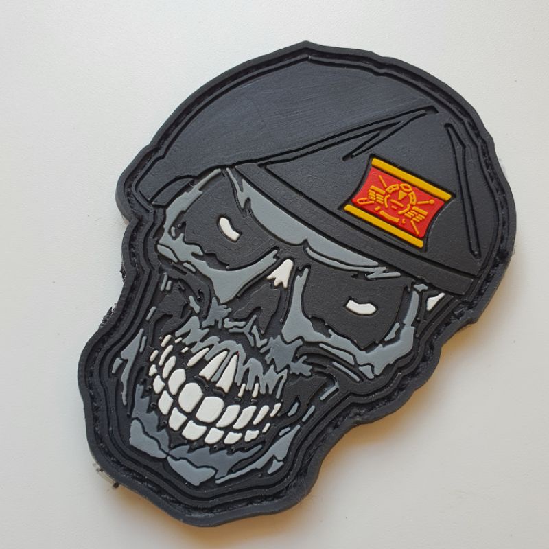 patch rubber logo tengkorak baret hitam kaveleri / tni / tempelan emblem karet velcro