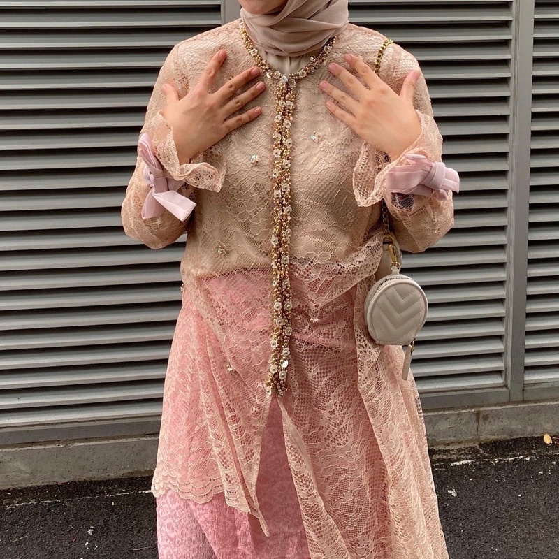 kebaya wisuda preloved by jaleela.id