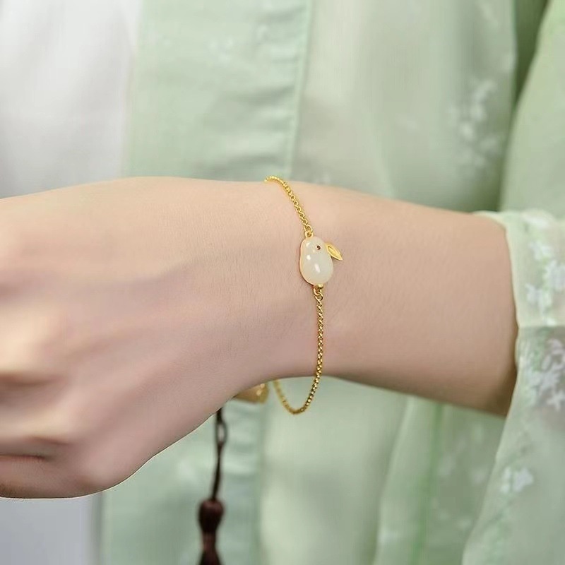 T Gelang Tangan Retro Elegan Gaya Cina Aksen Batu Giok Motif Kelinci Untuk Wanita