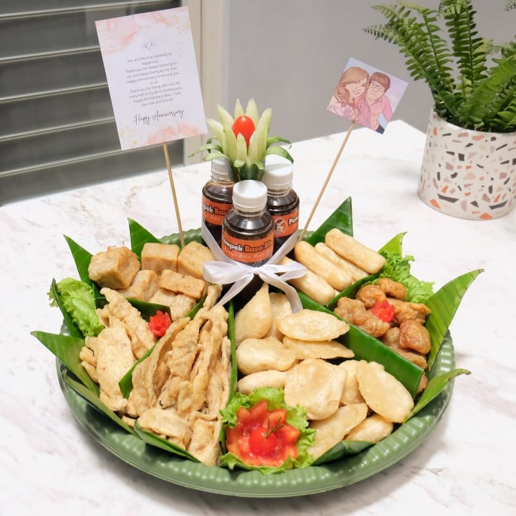 

Tumpeng Pempek by Pempek Rasa Rindu