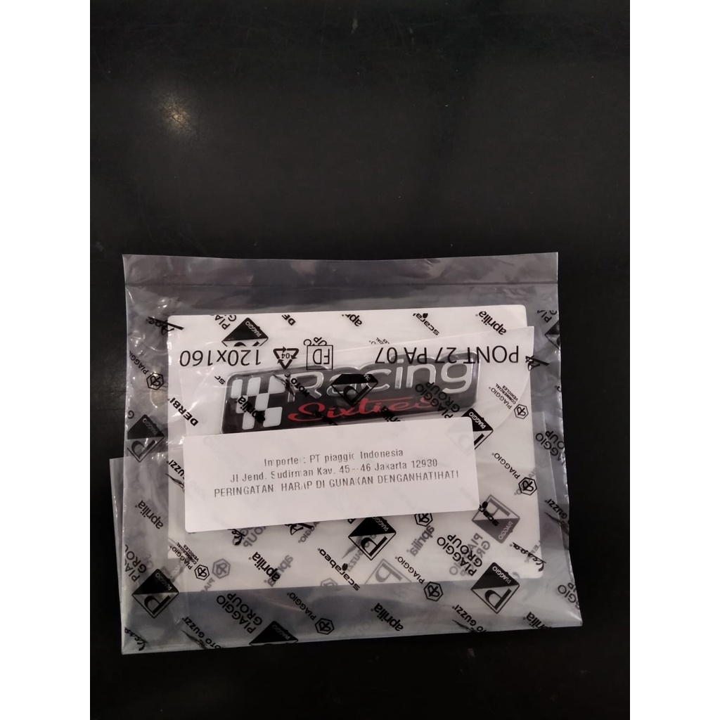 Sparepart Vespa Sticker Emblem "Racing Sixties" Sprint 60'S Original