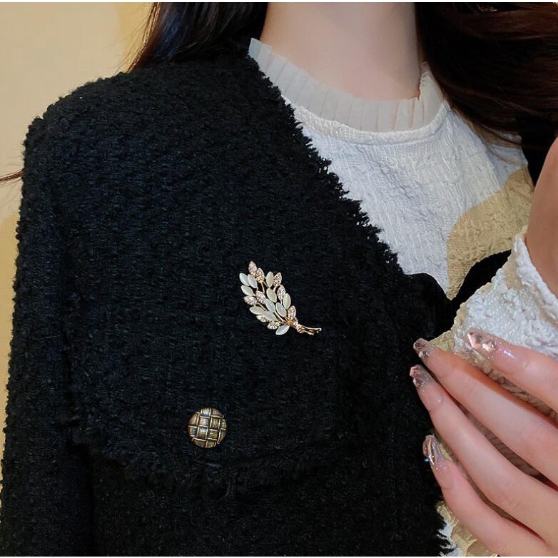 Bros Pin Buckle Korsase Desain Gandum Opal Anti Silau Untuk Aksesoris Wanita