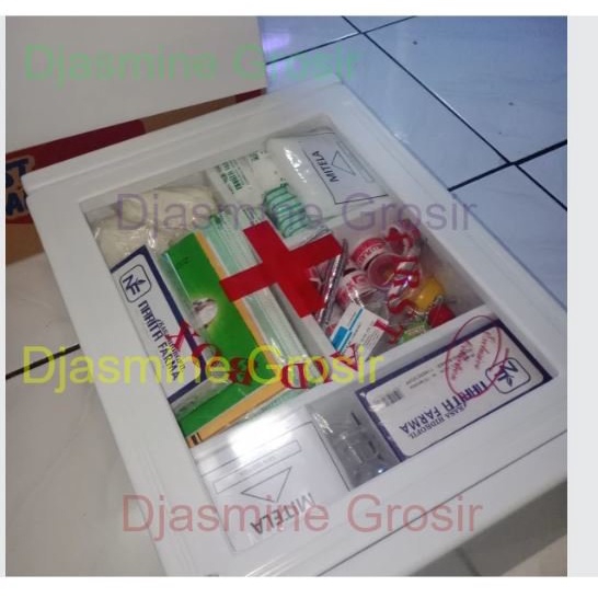 Paket P3k mc 11 dengan Isi Tipe B / P3K Kotak Dinding / Paket Kotak P3k Type B