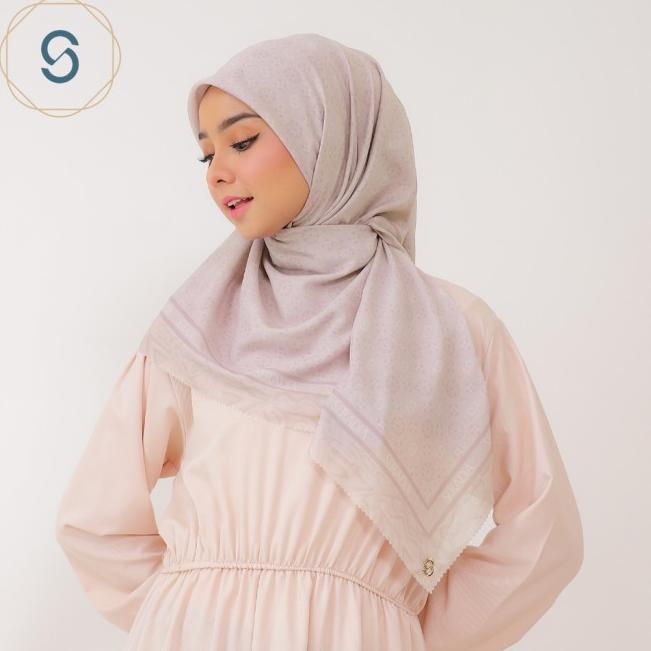 Seradia Hijab Segi Empat Monogram 2.0 - Heavy Grey