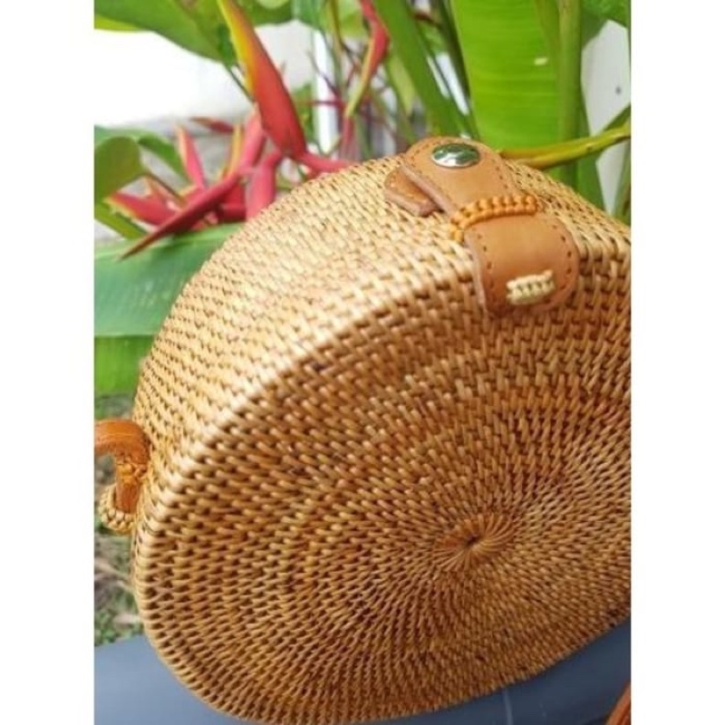 Tas rotan ulir tali kulit
