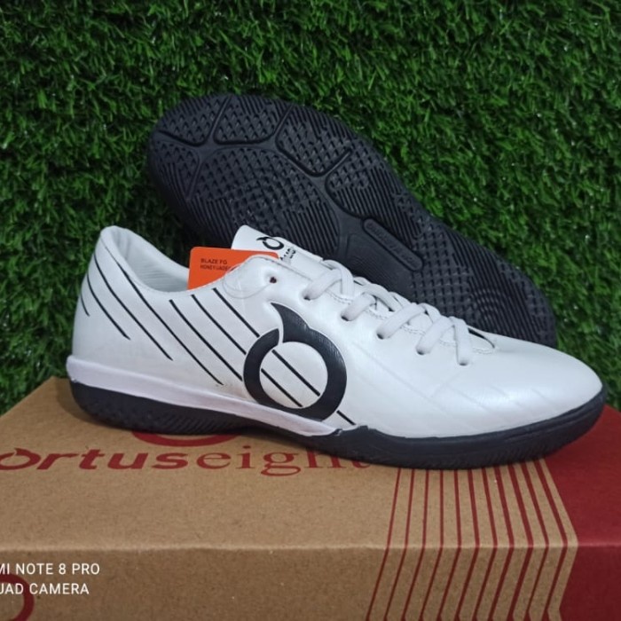 sepatu futsal anak ortuseight grade ori - Putih, 34