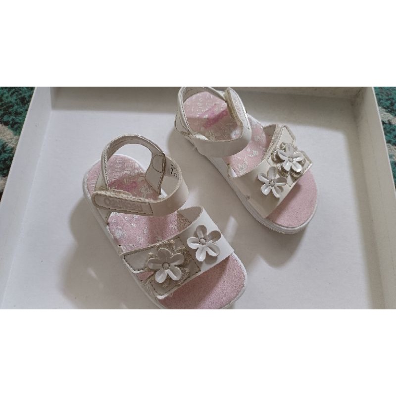 sandal oshkosh anak
