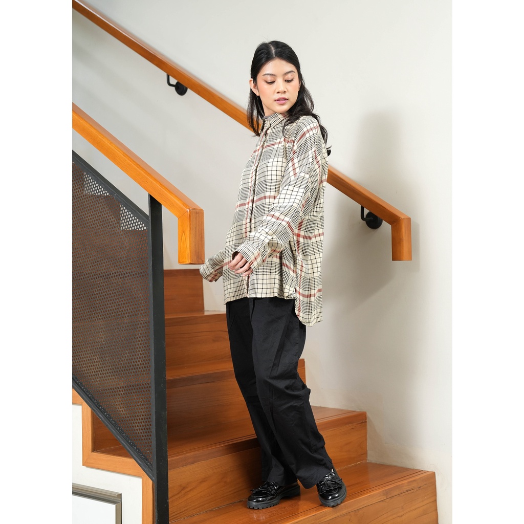 Ixora Selli Oversized Shirt - Kemeja Wanita Oversized Lengan Panjang