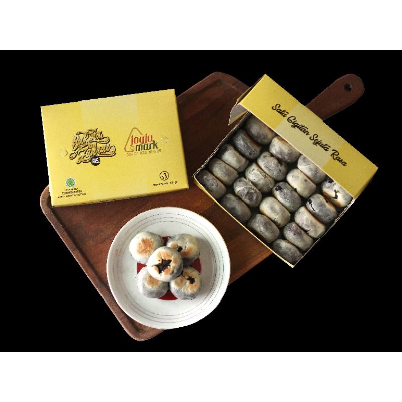 

bakpia basah Zahrae215 rasa kumbu hitam vacum isi 20 biji