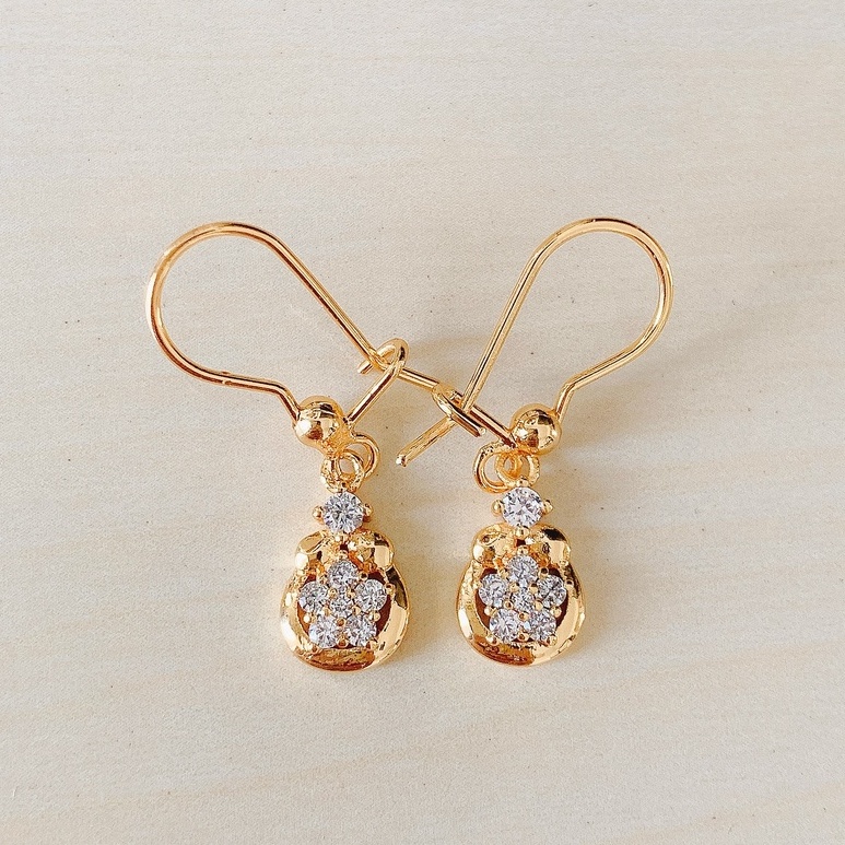 Anting Wanita RIntik BIntang Menawan Zirconia Gold