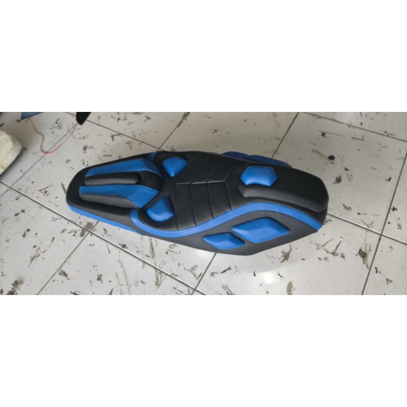 Kulit Motor Mbtech Custom Vario 125/150 Modifikasi Retro/Cover Jok Motor Vario 160 Custom Retro Mbte