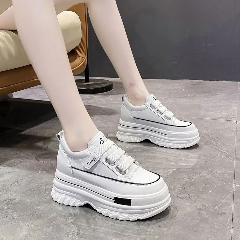 Sepatu Wanita Bertali Wedges Kekinian Sneakers Cewek Fashionable Terbaru