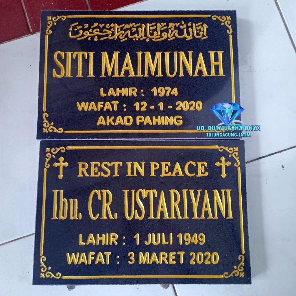 

Papan nama kecil