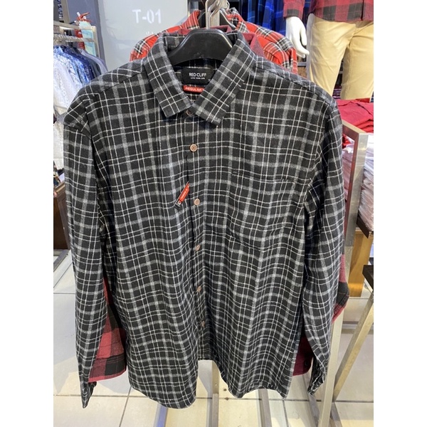 kemeja pria Modern Fit