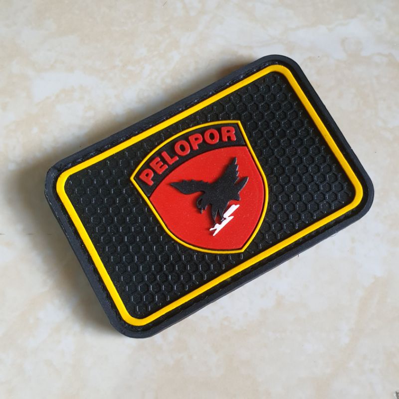 patch rubber logo pelopor kotak lis kuning / polisi / polri / police / tempelan emblem karet velcro