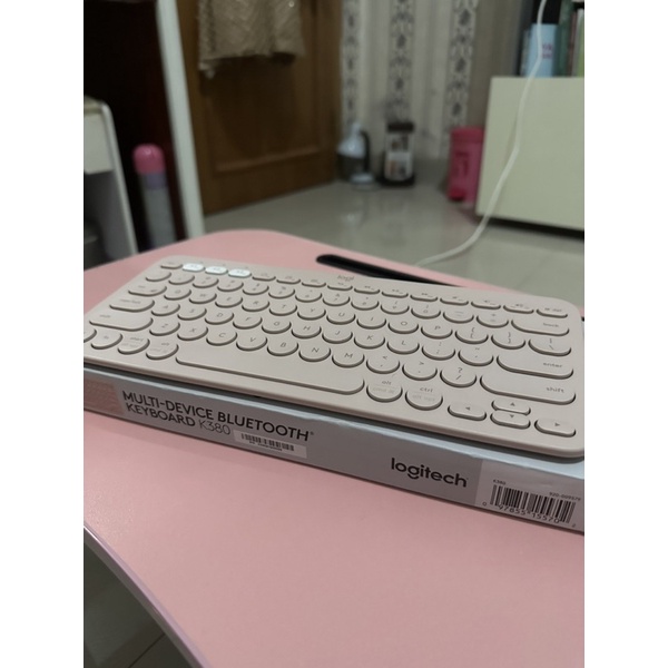 [PRELOVED] Logitech bluetooth keyboard (k380)