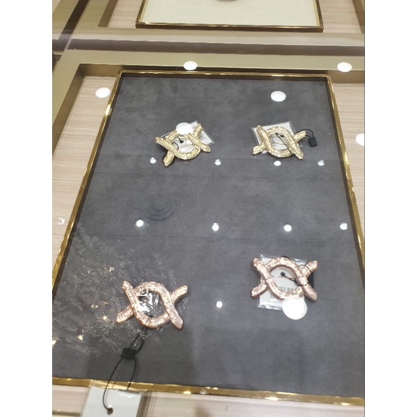 MONOGRAM BROOCH WEARING KLAMBY ROSEGOLD