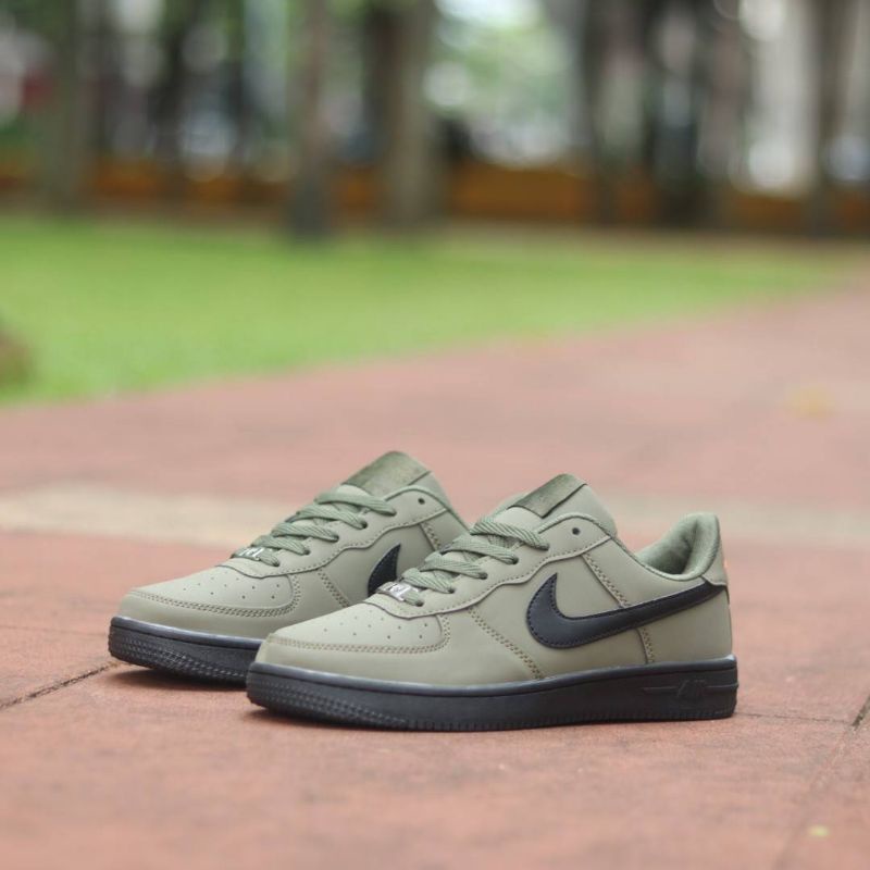 Sepatu Pria Sneakers Kualitas Import Terlaris