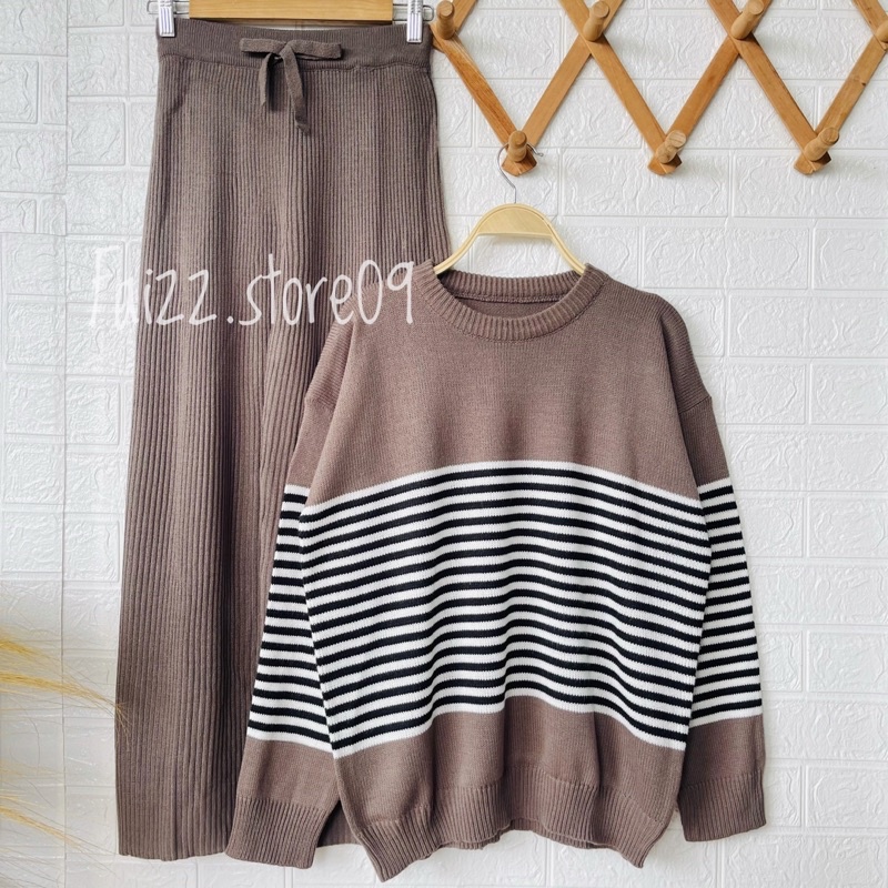 Oneset Swedy Sweater Stripe  Setelan Celana Kulot Rajut