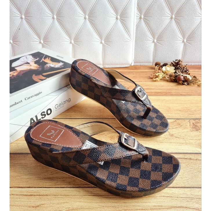 ABBUSHOES JH 62 Wedges Sandal Motif Catur Untuk Wanita (Terbaru)