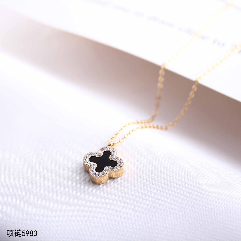 Kalung Titanium 5983 Permata Bolak Balik Hitam Putih Perhiasan Fashion 9149