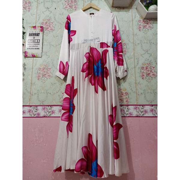 Gamis preloved KAMEELA HIJABKU dress putih second pl muslimah syar'i maxy umbrella