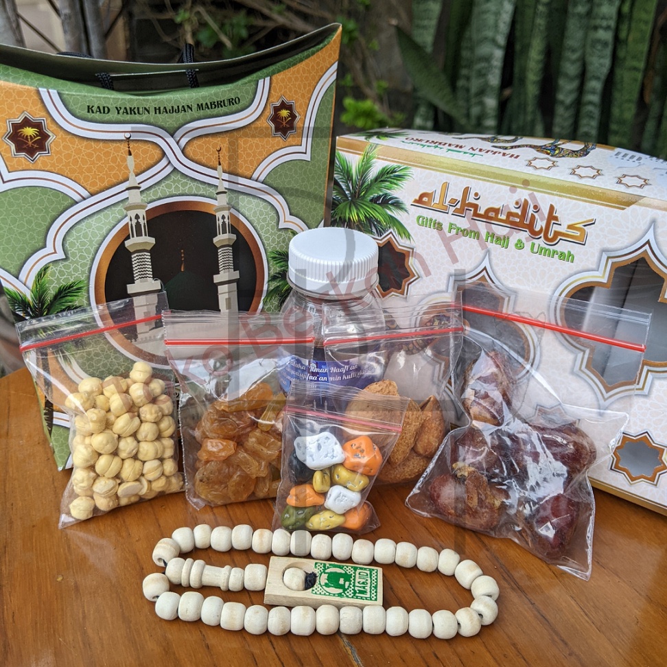 Paket Oleh oleh Haji dan Umroh Lengkap Air Zamzam Original + Kacang Almond + Coklat Kerikil + Tasbih