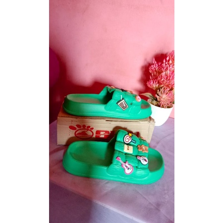 Sendal wanita LANCOME