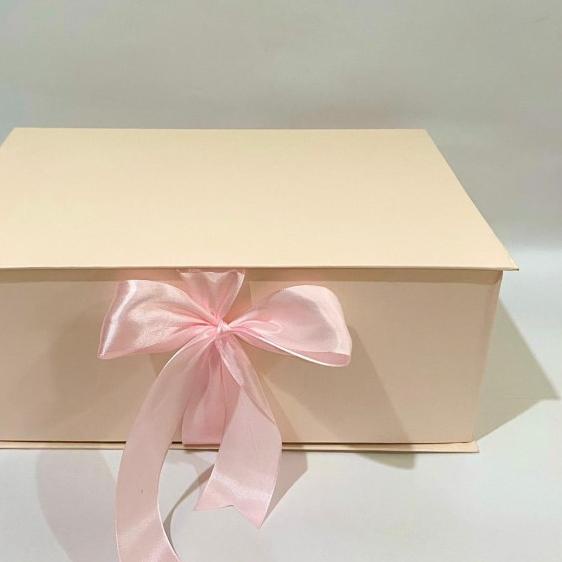 Gift box/ kotak hadiah/ box besar/ hardbox/ box parcel/ box hampers - Hitam