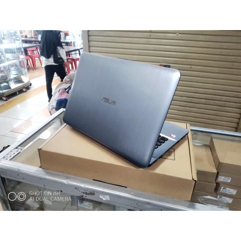LAPTOP LEPTOP ASUS AMD A4 RAM 4GB HDD 1TB GENERASI BARU WINDOWS10 ZOOM SIAP PAKAI