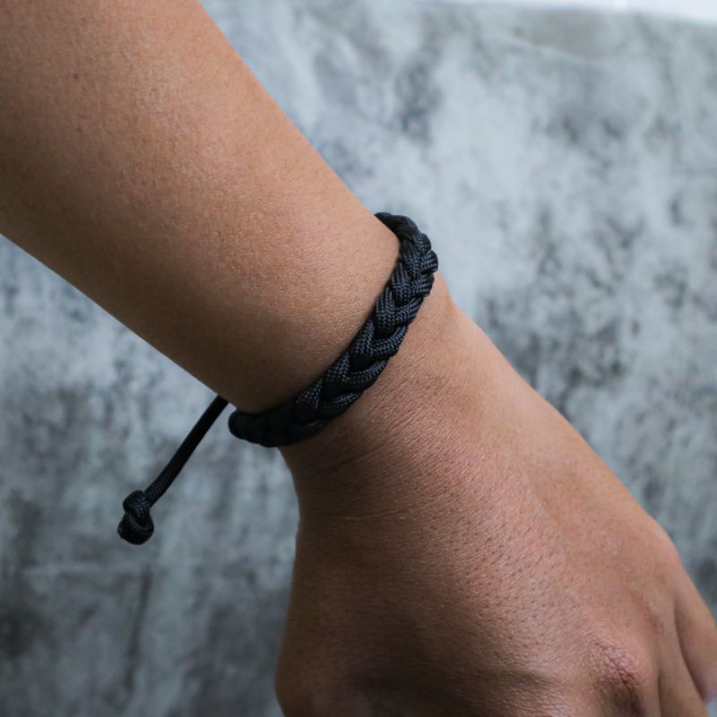 Gelang Pria Wanta Tali Paracord 4mm Premium Model Kepang Braided Warna Hitam Polos Handmade Couple