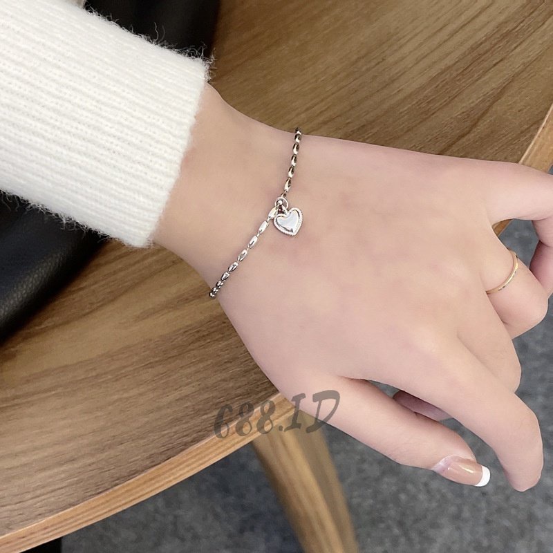 Gelang Rantai Wanita Model Love Hati Cantik Warna Silver Gaya Korea GL 24