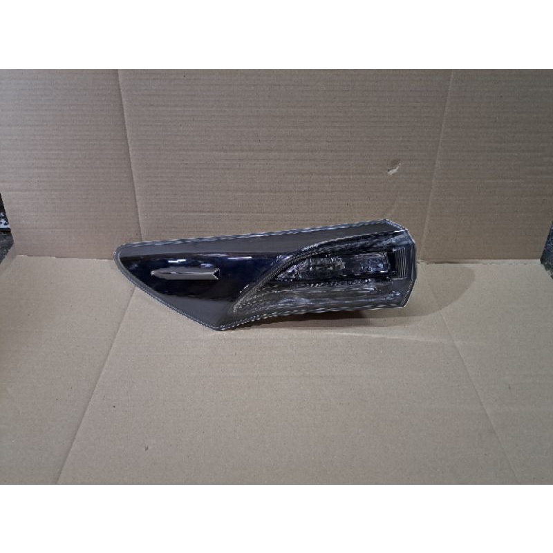 Stoplamp Lampu Belakang Toyota Harrier