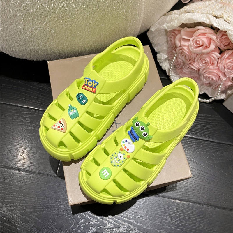 Gypsy - Sandal Crocs GRATIS Jibbitzs Clogs Wanita Sendal Cewek Import Hiasan KartunToy Story ROMA