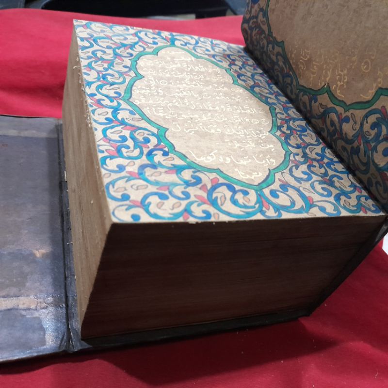 Kitab Al Qur'an 30juz Tulisan Tangan Tinta Emas