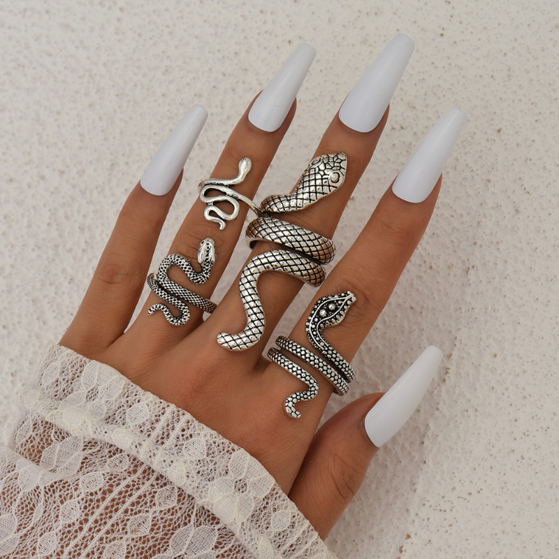 4pcs / Set Cincin Bentuk Ular Bahan Metal Gaya Vintage Punk Gothic Bohemia Untuk Wanita