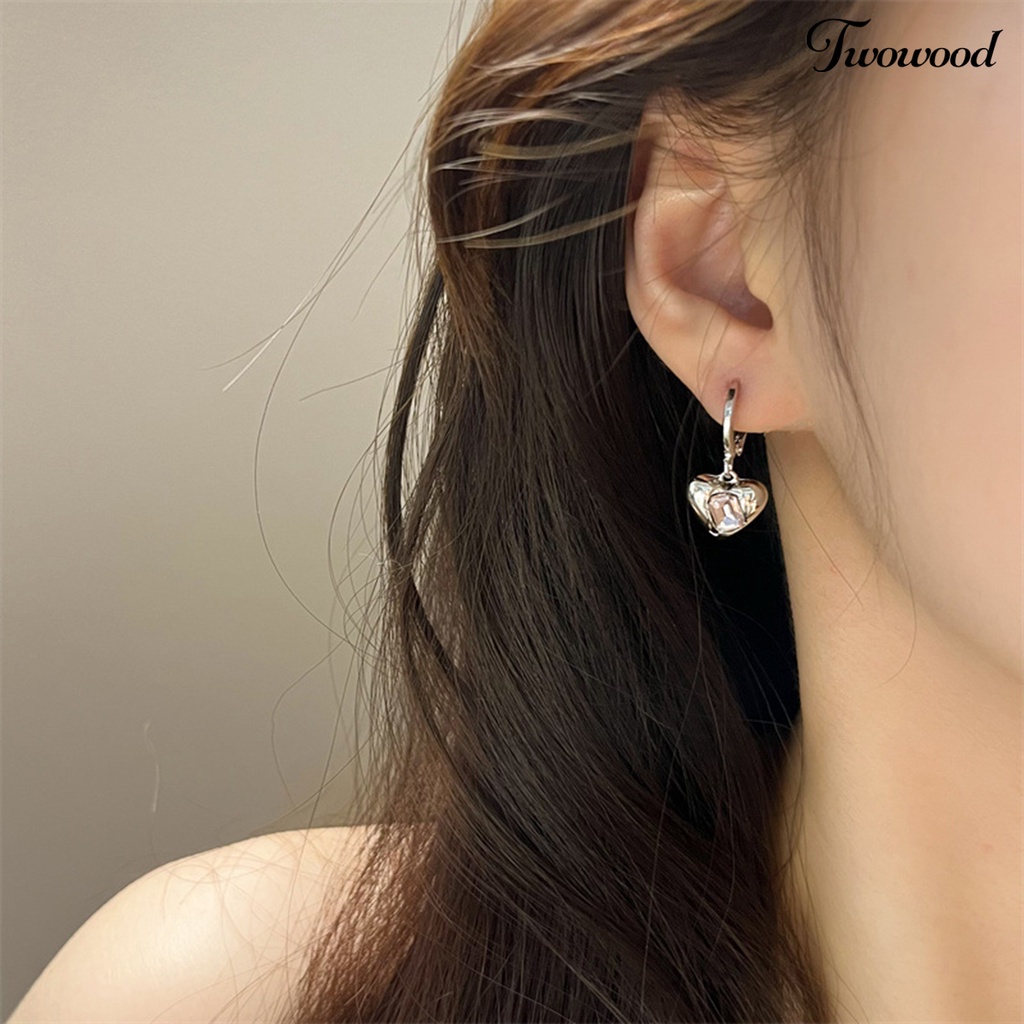 1 Pasang Anting Liontin Bentuk Hati Anti Oksidasi Tahan Lama Untuk Wanita